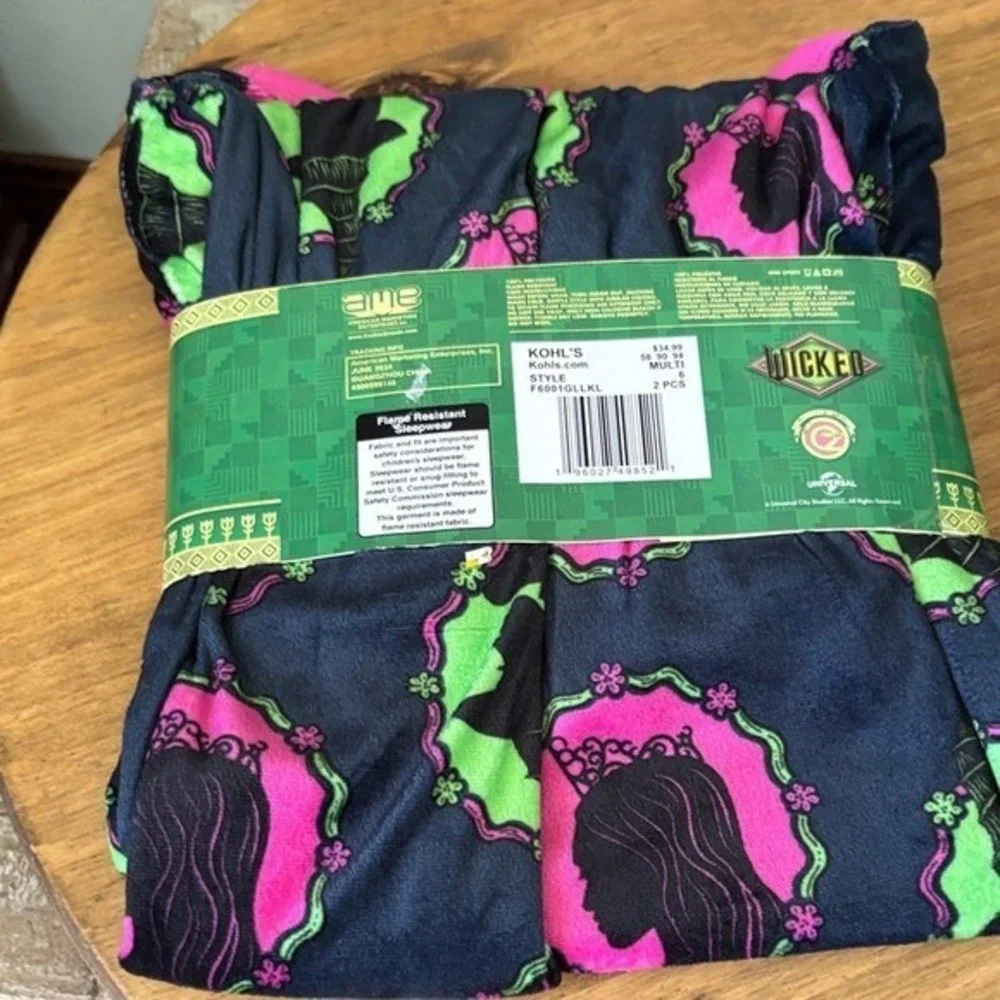 Wicked Kids 2-Piece Cozy Pajama Set SZ 6T & Matching Fuzzy Slippers NEW